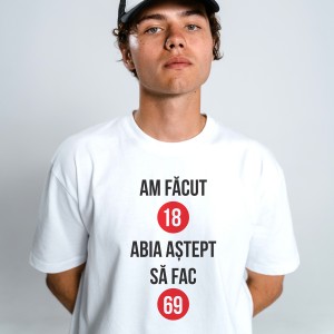 Tricou personalizat cu text...